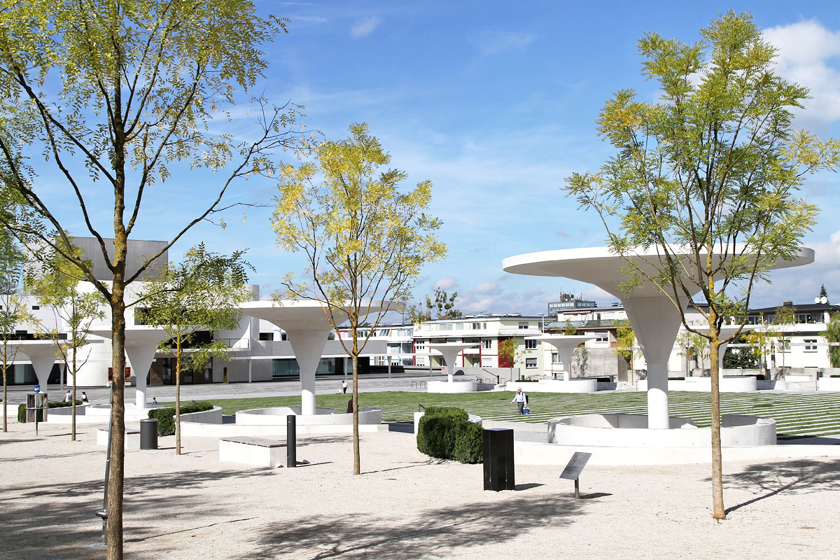 Staatstheater Darmstadt mit Vorplatz